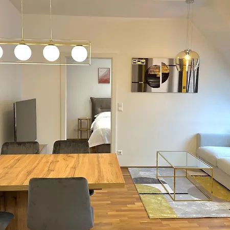 City Apartment Sankt Poelten Διαμέρισμα *