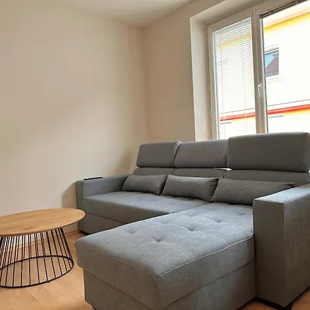 City Apartment Sankt Poelten Διαμέρισμα *